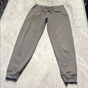 Hollister logo jogger sweatpants. Men’s small tall. Cement Gray. Zip pocket.